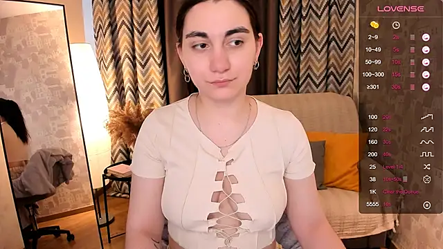 Snapshot of hannacheekss_ chatting on 03/11/25, 08:30 hannacheekss online show from 03/11/25, 08:30
