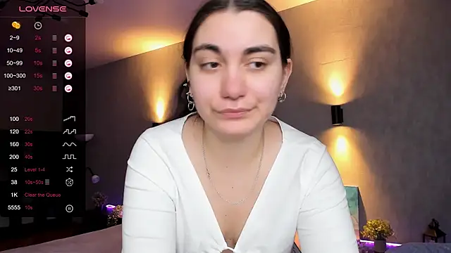 Snapshot of hannacheekss_ chatting on 03/17/25, 05:01 hannacheekss online show from 03/17/25, 05:01
