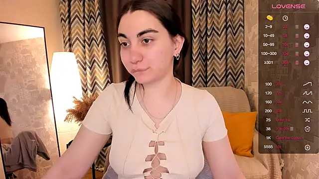 Snapshot of hannacheekss_ chatting on 03/18/25, 02:15 hannacheekss online show from 03/18/25, 02:15