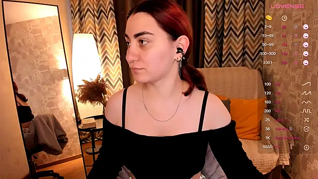 Snapshot of hannacheekss_ chatting on 09/11/25, 02:11 hannacheekss online show from 09/11/25, 02:11