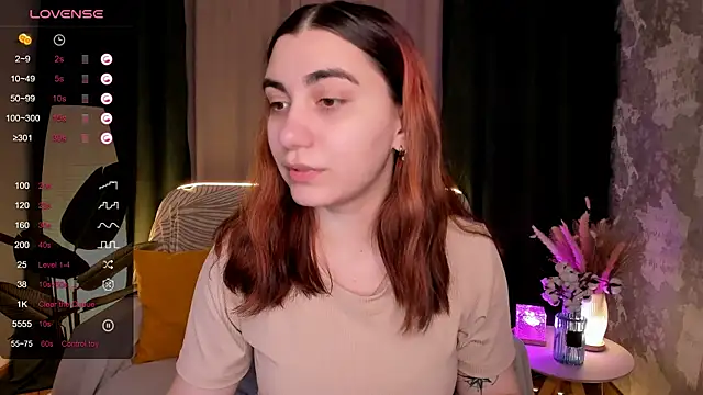 hannacheekss  online show from 11/19/25, 02:11