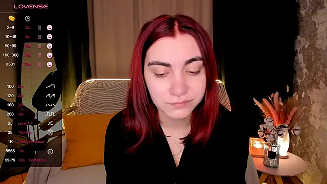 hannacheekss  online show from 11/25/25, 02:00