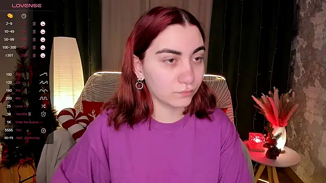 hannacheekss  online show from 12/05/25, 02:09