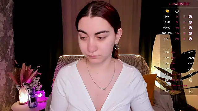 hannacheekss  online show from 02/06/26, 01:54