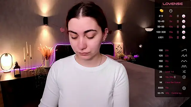 hannacheekss  online show from 04/06/26, 01:58