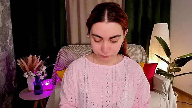 hannacheekss  online show from 06/04/26, 02:06
