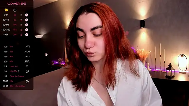 Snapshot of hannacheekss_ chatting on 06/08/26, 02:01 hannacheekss online show from 06/08/26, 02:01
