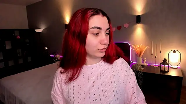 Snapshot of hannacheekss_ chatting on 06/15/26, 02:03 hannacheekss online show from 06/15/26, 02:03