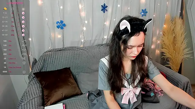 Emily Strikeee online show from 12/17/24, 10:23