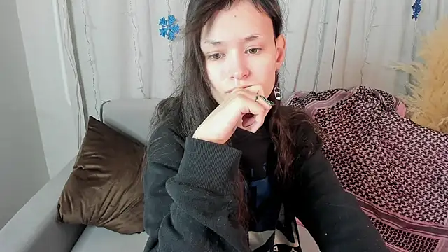 Emily Strikeee online show from 12/24/24, 10:01