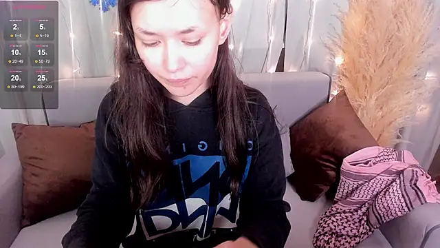 Emily Strikeee online show from 01/03/25, 09:36