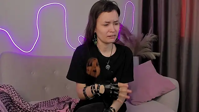 Emily Strikeee online show from 02/17/25, 10:07