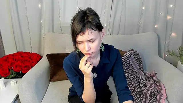 Emily Strikeee online show from 03/06/25, 09:58