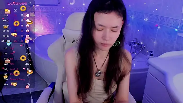 Emily Strikeee online show from 09/18/25, 09:55