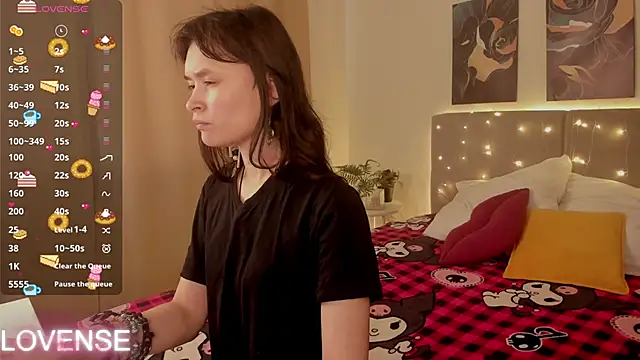 Emily Strikeee online show from 04/20/26, 01:30