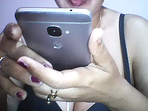 Snapshot of layanah12 chatting on 01/26/25, 06:58 layanah12 online show from 01/26/25, 06:58
