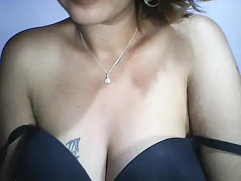 Snapshot of layanah12 chatting on 02/01/25, 02:05 layanah12 online show from 02/01/25, 02:05