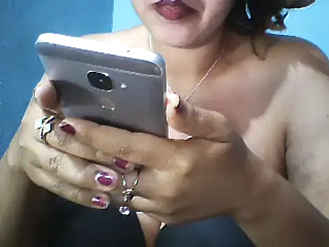 Snapshot of layanah12 chatting on 02/14/25, 03:33 layanah12 online show from 02/14/25, 03:33