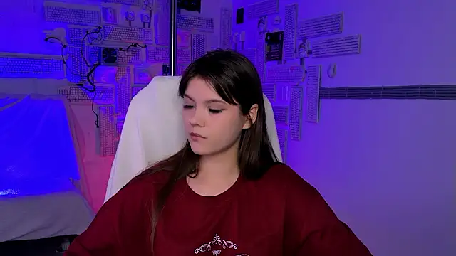 EvaThopson online show from 02/15/26, 07:51