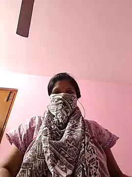 Snapshot of Lilly-queen chatting on 01/21/25, 07:17 Lilly-queen online show from 01/21/25, 07:17