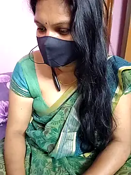 Snapshot of Lilly-queen chatting on 03/19/25, 05:17 Lilly-queen online show from 03/19/25, 05:17