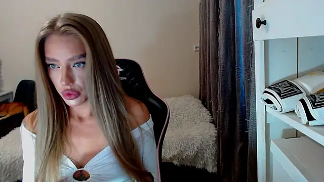 lonely dreamm online show from 12/12/24, 12:44