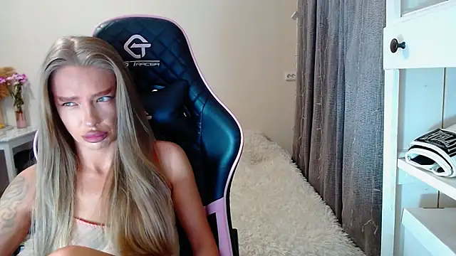 lonely dreamm online show from 12/19/24, 01:29