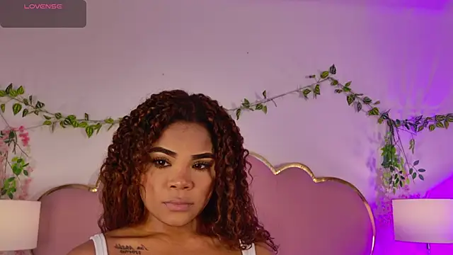 Snapshot of NahiaraReina chatting on 07/20/26, 01:46 NahiaraReina online show from 07/20/26, 01:46