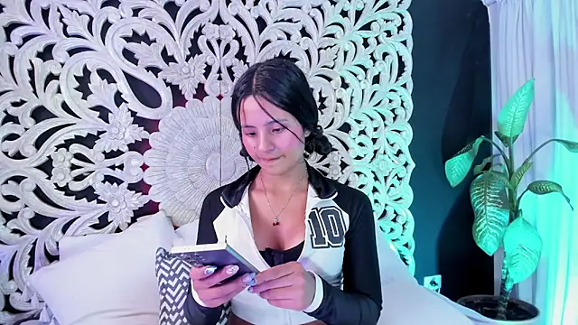 Snapshot of Mindy_sweety chatting on 03/27/26, 01:11 Mindy sweety online show from 03/27/26, 01:11