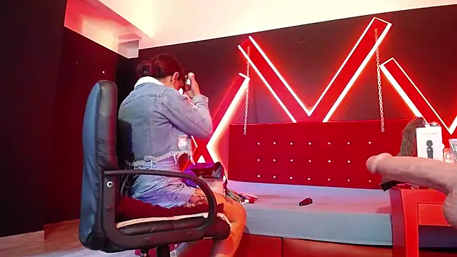 engel devil online show from 10/04/25, 12:36