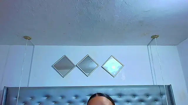 EileenBenzon online show from 12/01/25, 04:34