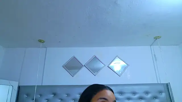 Snapshot of EileenBenzon chatting on 04/27/26, 01:31 EileenBenzon online show from 04/27/26, 01:31