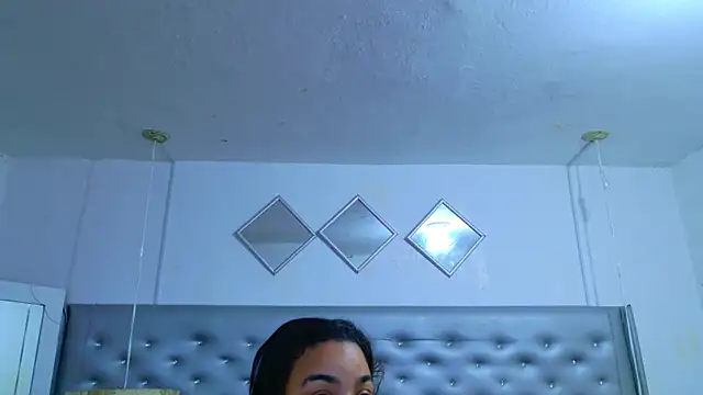 Snapshot of EileenBenzon chatting on 05/05/26, 03:20 EileenBenzon online show from 05/05/26, 03:20