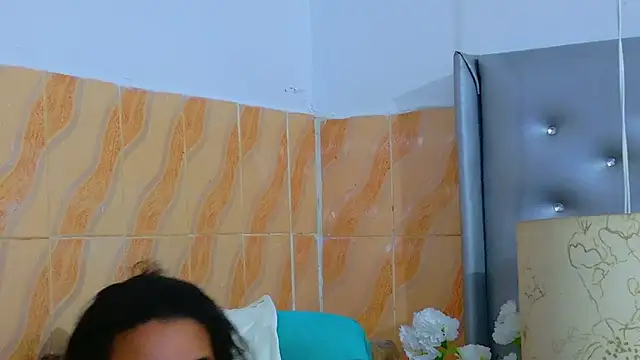 Snapshot of EileenBenzon chatting on 05/13/26, 04:10 EileenBenzon online show from 05/13/26, 04:10