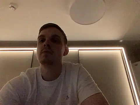 neilho1 online show from 12/10/24, 07:11