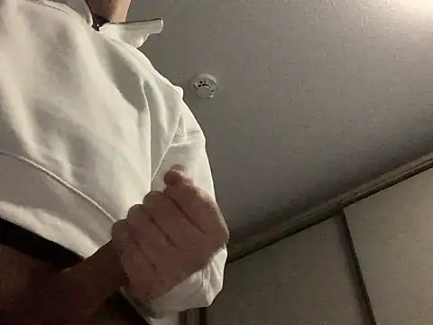 neilho1 online show from 01/19/25, 03:32