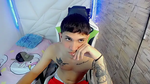 Brayan lopezz online show from 01/21/25, 03:54