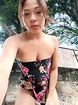 sweet outdoor charm online show from 12/13/24, 08:58