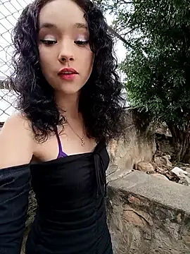 sweet outdoor charm online show from 01/11/26, 07:19