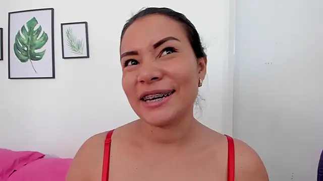 Snapshot of Rousse_blue chatting on 12/10/24, 07:05 Rousse blue online show from 12/10/24, 07:05