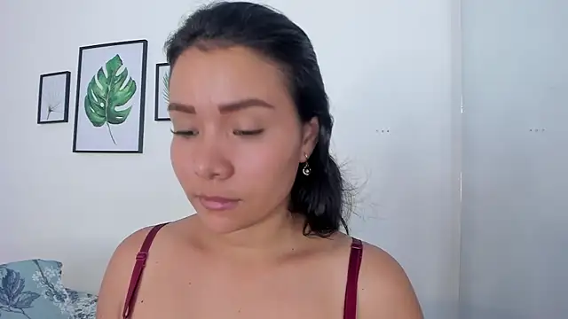 Snapshot of Rousse_blue chatting on 01/17/25, 06:15 Rousse blue online show from 01/17/25, 06:15