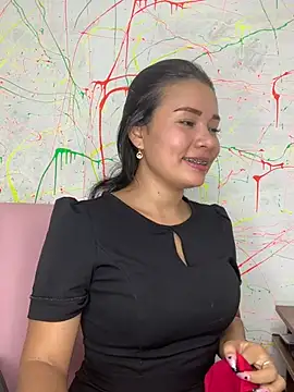 Snapshot of Rousse_blue chatting on 01/28/25, 06:27 Rousse blue online show from 01/28/25, 06:27