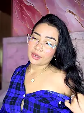 Snapshot of Rousse_blue chatting on 09/18/25, 03:19 Rousse blue online show from 09/18/25, 03:19