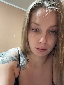 Snapshot of Hr_Frk_Olsen chatting on 10/13/25, 04:40 Hr Frk Olsen online show from 10/13/25, 04:40