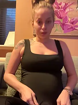 Snapshot of Hr_Frk_Olsen chatting on 11/10/25, 12:37 Hr Frk Olsen online show from 11/10/25, 12:37