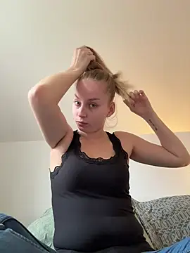 Snapshot of Hr_Frk_Olsen chatting on 01/18/26, 10:41 Hr Frk Olsen online show from 01/18/26, 10:41