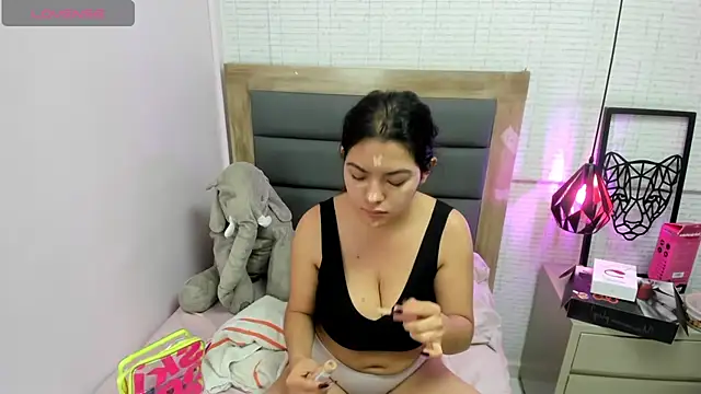 Snapshot of shelbystetson chatting on 01/17/25, 11:06 shelbystetson online show from 01/17/25, 11:06