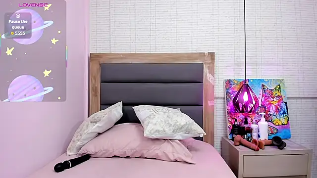 Snapshot of shelbystetson chatting on 09/12/25, 02:11 shelbystetson online show from 09/12/25, 02:11