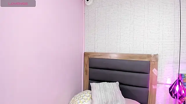 Snapshot of shelbystetson chatting on 09/25/25, 12:20 shelbystetson online show from 09/25/25, 12:20