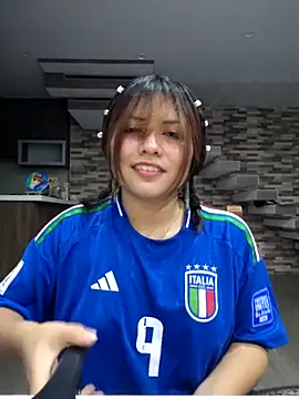 Snapshot of Elsa_sweet chatting on 06/15/26, 01:19 Elsa sweet online show from 06/15/26, 01:19